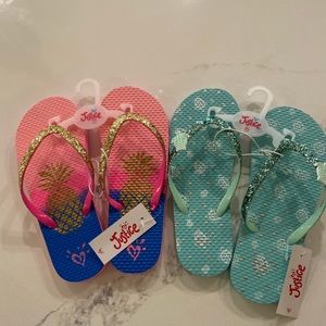 Girls flip flops 4/5